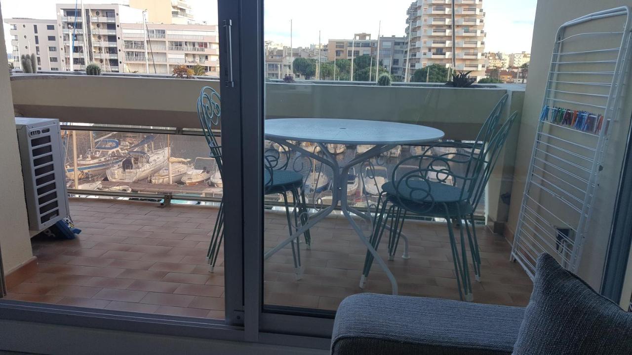 Beau T2 Au Calme Avec Parking Sublime Vue Sur Port Apartman Canet-en-Roussillon Kültér fotó